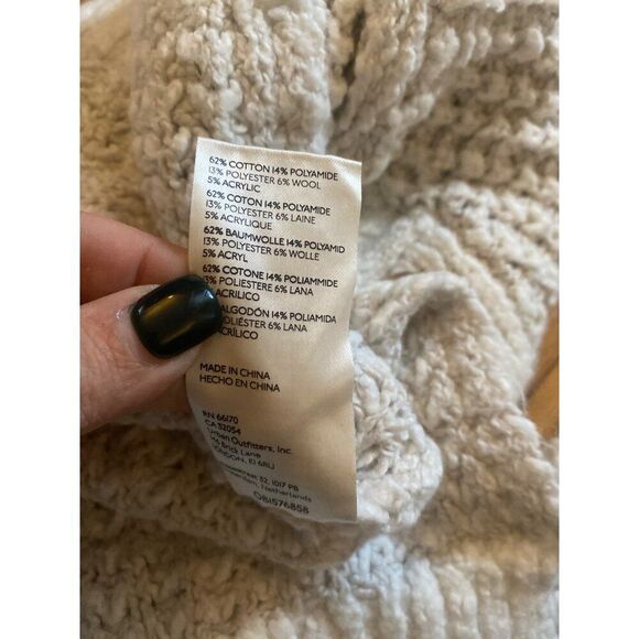 Free People Cozy Cream Knit Button-Front v-neck Sweater With high low Hem sz XS - Picture 9 of 9